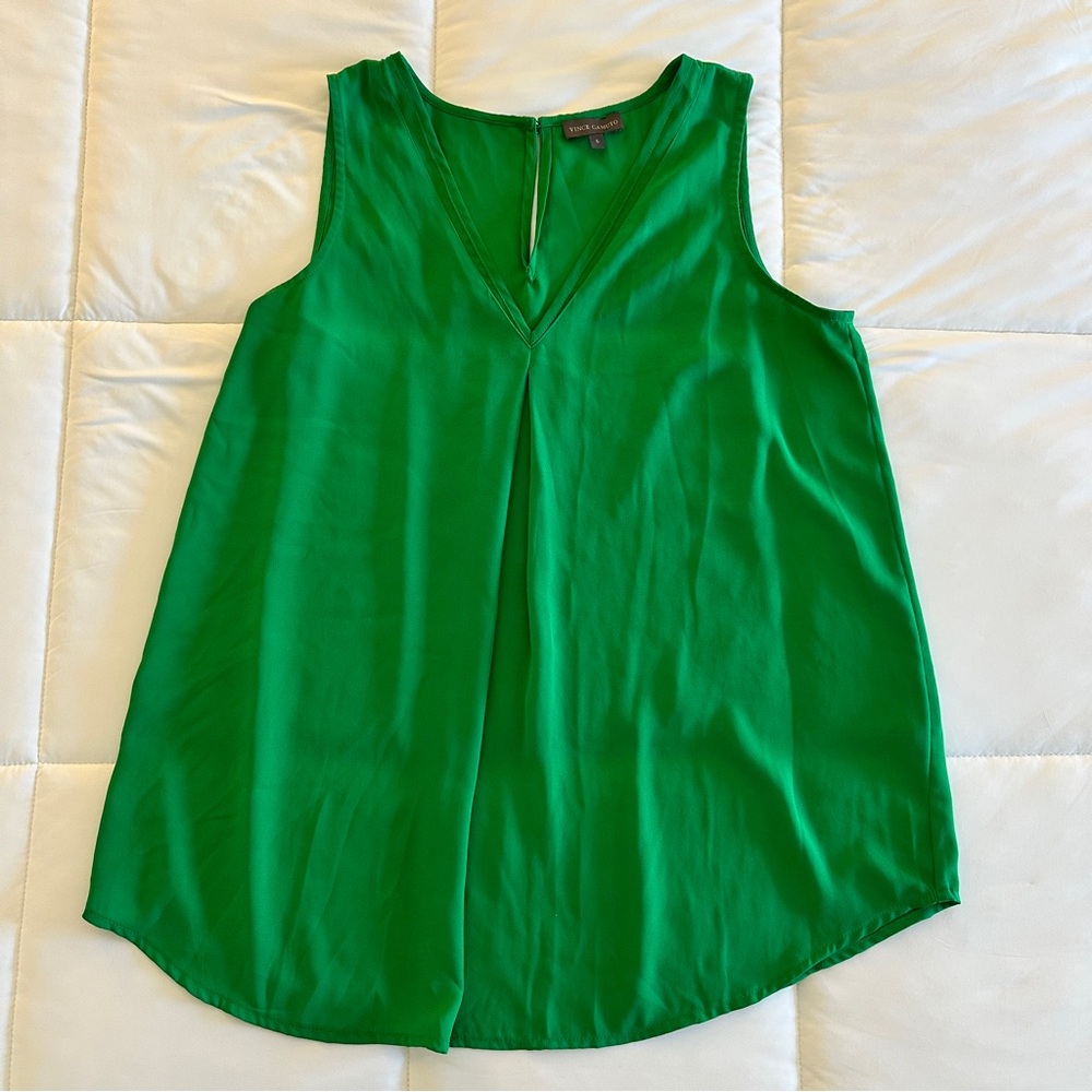 LOVED. VINCE CAMUTO - Green Sleeveless Tank Top